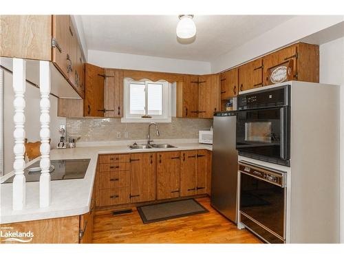 205 Wanda Miller Road, Gravenhurst, ON - Indoor Photo Showing Kitchen With Double Sink