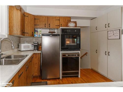 205 Wanda Miller Road, Gravenhurst, ON - Indoor Photo Showing Kitchen With Double Sink