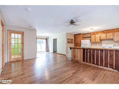 230 Elizabeth Street, Midland, ON - Indoor Photo Showing Kitchen