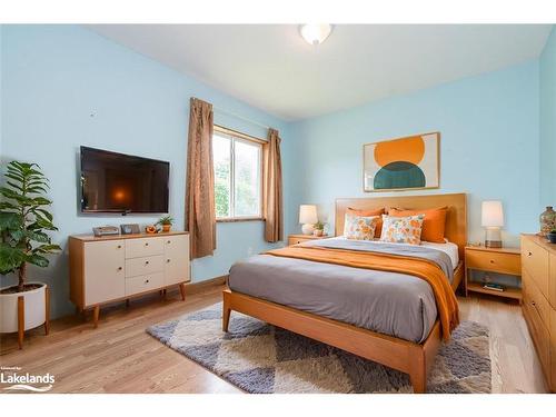 230 Elizabeth Street, Midland, ON - Indoor Photo Showing Bedroom