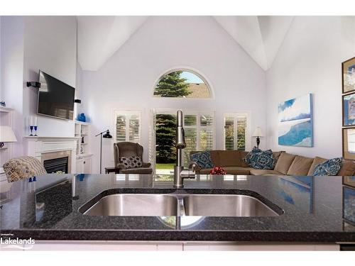 3 North Maple Street, Collingwood, ON - Indoor Photo Showing Kitchen With Double Sink