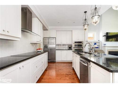 3 North Maple Street, Collingwood, ON - Indoor Photo Showing Kitchen With Upgraded Kitchen