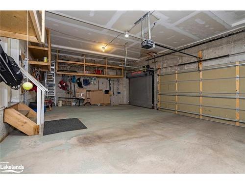 3 North Maple Street, Collingwood, ON - Indoor Photo Showing Garage