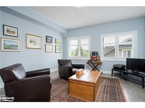 16 Wheelhouse Crescent, Collingwood, ON - Indoor Photo Showing Living Room