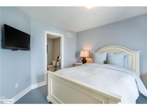 16 Wheelhouse Crescent, Collingwood, ON - Indoor Photo Showing Bedroom