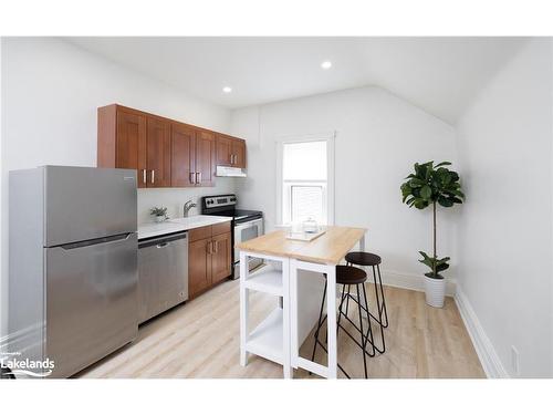 40 Toronto Street S, Markdale, ON - Indoor Photo Showing Kitchen