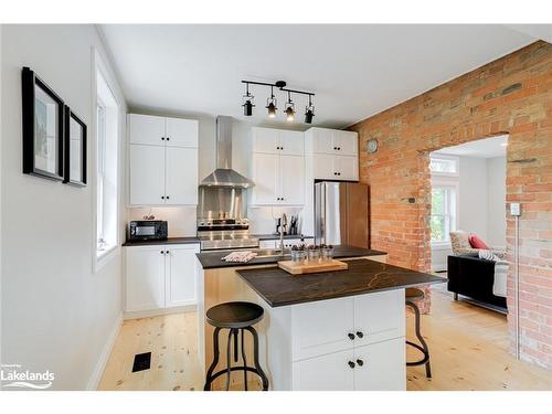 402 Third Street, Collingwood, ON - Indoor Photo Showing Kitchen With Upgraded Kitchen