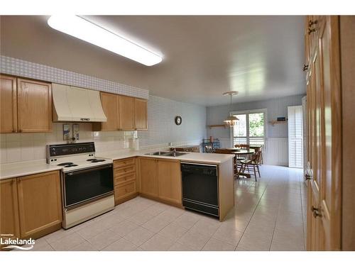 28 Fairway Crescent, Wasaga Beach, ON - Indoor Photo Showing Kitchen With Double Sink