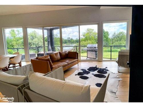 133 Young Drive, Singhampton, ON - Indoor Photo Showing Living Room