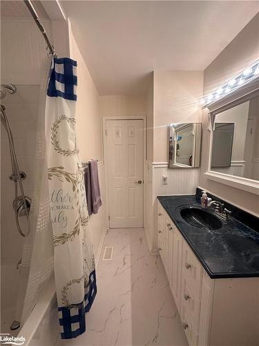 35 Dorcas Avenue, Tiny, ON - Indoor Photo Showing Bathroom