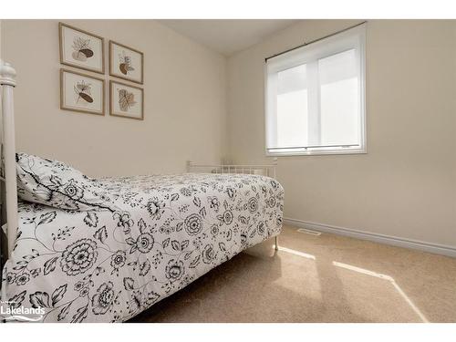 16 Beatrice Drive, Wasaga Beach, ON - Indoor Photo Showing Bedroom