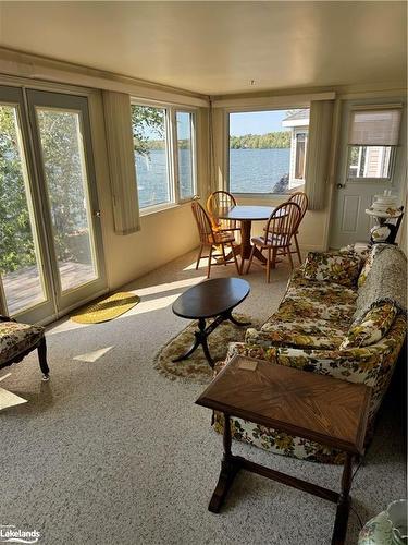 174A Cedar Pt Road, Callander, ON - Indoor Photo Showing Living Room