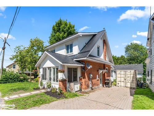 16 Lorne Street S, Huntsville, ON - Outdoor