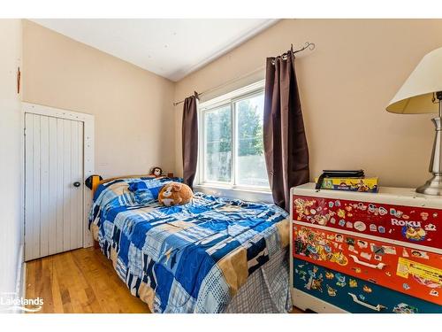 16 Lorne Street S, Huntsville, ON - Indoor Photo Showing Bedroom