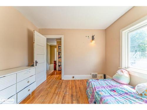 16 Lorne Street S, Huntsville, ON - Indoor Photo Showing Bedroom