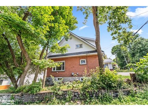 16 Lorne Street S, Huntsville, ON - Outdoor