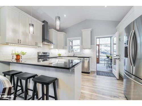 6 Lake Drive, Huntsville, ON - Indoor Photo Showing Kitchen With Upgraded Kitchen