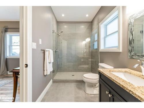 6 Lake Drive, Huntsville, ON - Indoor Photo Showing Bathroom