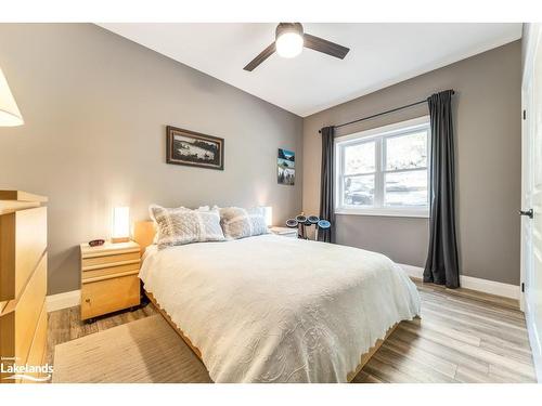 6 Lake Drive, Huntsville, ON - Indoor Photo Showing Bedroom