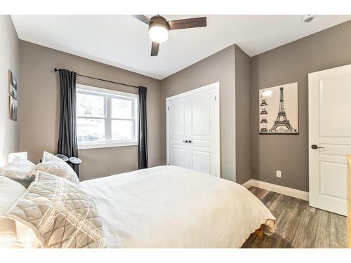 6 Lake Drive, Huntsville, ON - Indoor Photo Showing Bedroom