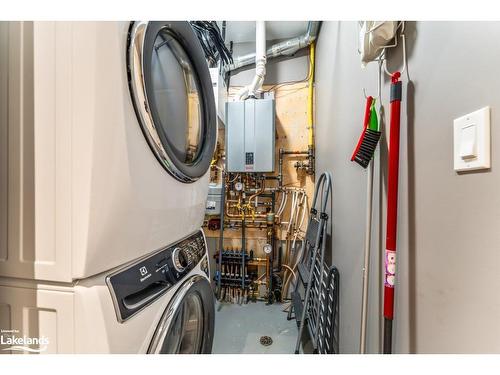 6 Lake Drive, Huntsville, ON - Indoor Photo Showing Laundry Room