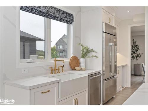 116 Stillwater Crescent, The Blue Mountains, ON - Indoor Photo Showing Kitchen