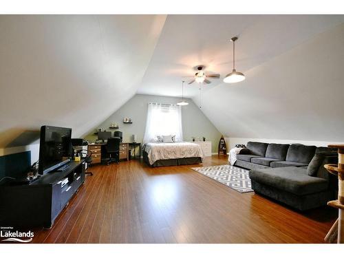 6 Concession Road 9 E, Tiny, ON - Indoor Photo Showing Living Room