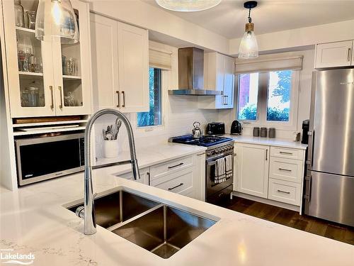 11 Shoreline Dr, Bracebridge, ON - Indoor Photo Showing Kitchen With Stainless Steel Kitchen With Double Sink With Upgraded Kitchen