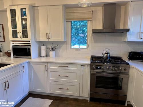 11 Shoreline Dr, Bracebridge, ON - Indoor Photo Showing Kitchen