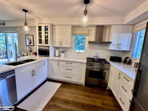 11 Shoreline Dr, Bracebridge, ON - Indoor Photo Showing Kitchen With Double Sink