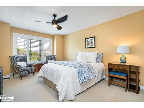 7 North Maple Street, Collingwood, ON - Indoor Photo Showing Bedroom