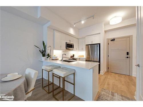 322-1 Hume Street, Collingwood, ON - Indoor Photo Showing Kitchen