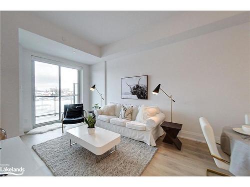 322-1 Hume Street, Collingwood, ON - Indoor Photo Showing Living Room