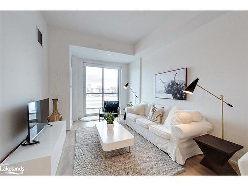 322-1 Hume Street, Collingwood, ON - Indoor Photo Showing Living Room