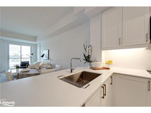 322-1 Hume Street, Collingwood, ON - Indoor Photo Showing Kitchen