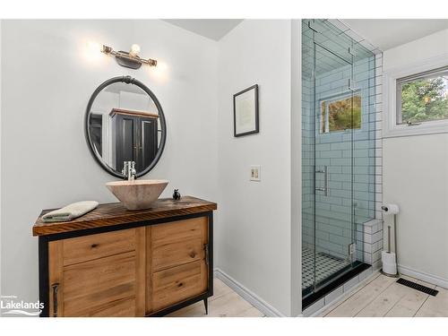 1095 Williamsport Road, Huntsville, ON - Indoor Photo Showing Bathroom