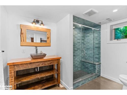 1095 Williamsport Road, Huntsville, ON - Indoor Photo Showing Bathroom