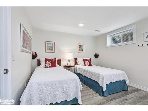 34 Williams Street, Collingwood, ON - Indoor Photo Showing Bedroom