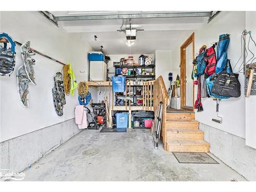 34 Williams Street, Collingwood, ON - Indoor Photo Showing Garage