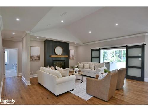 4 Laurel Boulevard, Collingwood, ON - Indoor Photo Showing Living Room With Fireplace