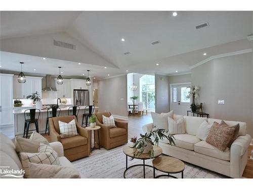 4 Laurel Boulevard, Collingwood, ON - Indoor Photo Showing Living Room