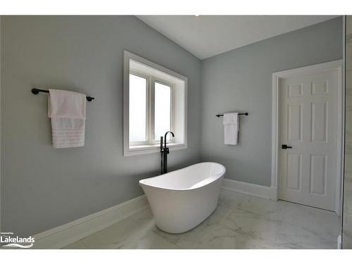 4 Laurel Boulevard, Collingwood, ON - Indoor Photo Showing Bathroom