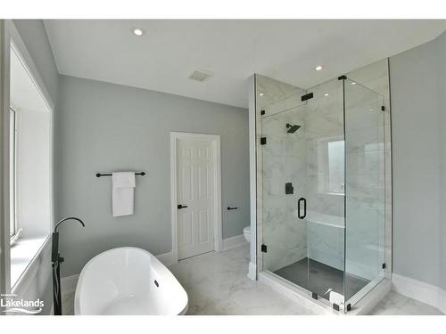 4 Laurel Boulevard, Collingwood, ON - Indoor Photo Showing Bathroom