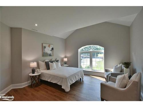 4 Laurel Boulevard, Collingwood, ON - Indoor Photo Showing Bedroom