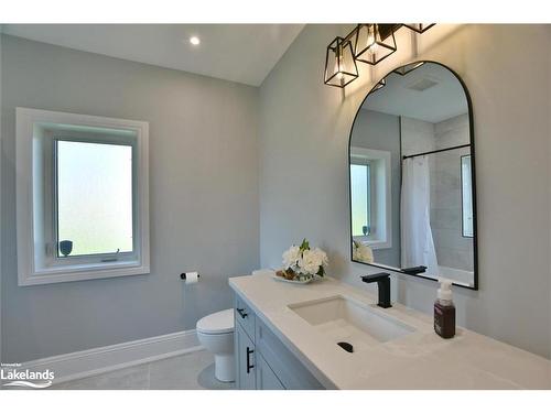 4 Laurel Boulevard, Collingwood, ON - Indoor Photo Showing Bathroom