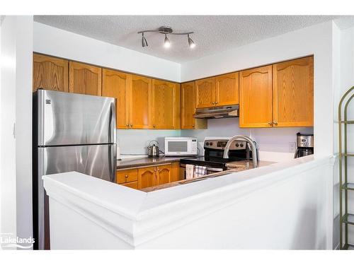 95-18 Ramblings Way, Collingwood, ON - Indoor Photo Showing Kitchen