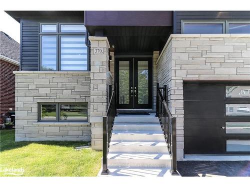 370 Ramblewood Drive, Wasaga Beach, ON - Indoor Photo Showing Kitchen With Stainless Steel Kitchen With Upgraded Kitchen