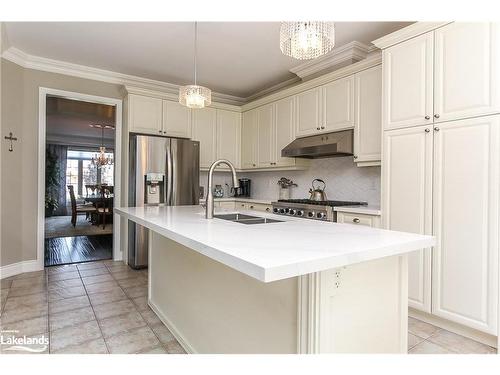 16 Basswood Drive, Wasaga Beach, ON - Indoor Photo Showing Kitchen With Double Sink With Upgraded Kitchen