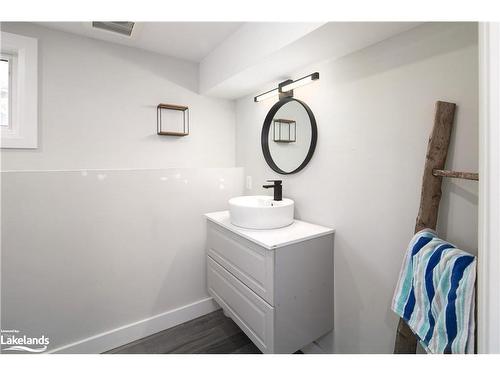 44 Parker Street W, Meaford, ON - Indoor Photo Showing Bathroom