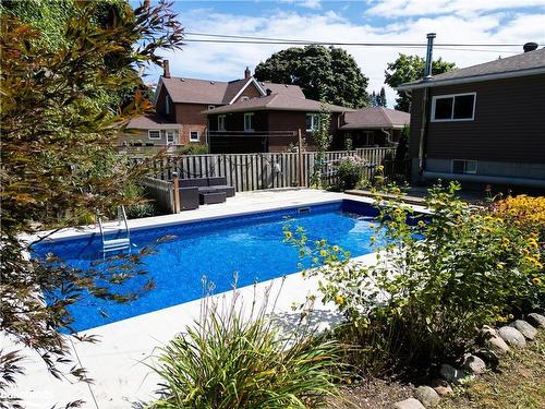 44 Parker Street W, Meaford, ON - Outdoor With In Ground Pool